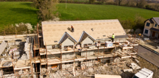 Undgå problemer med taget med professionel hjælp til tagrenovering Fredericia Få professionel hjælp til tagrenovering Fredericia